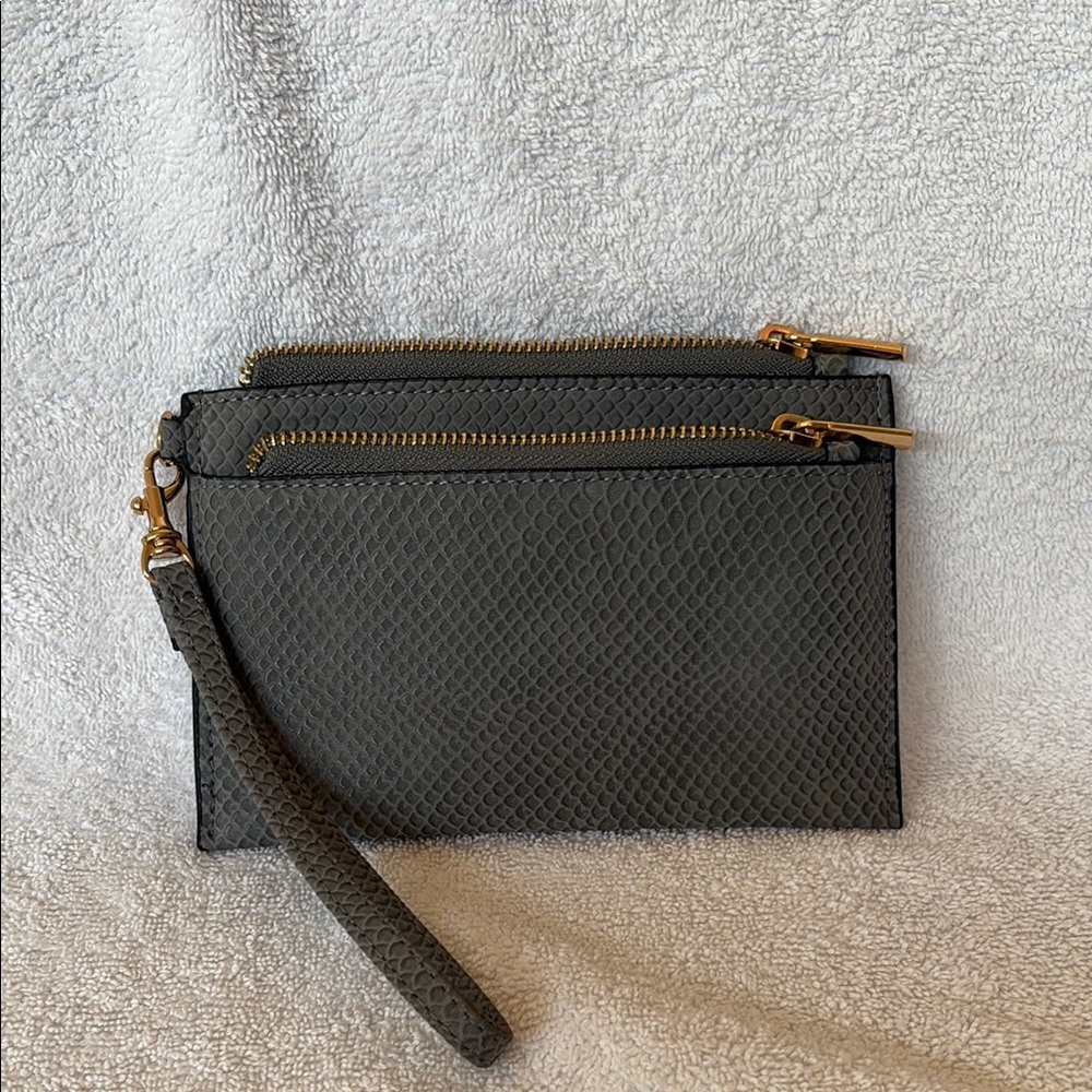Elegant Gray Textured Clutch